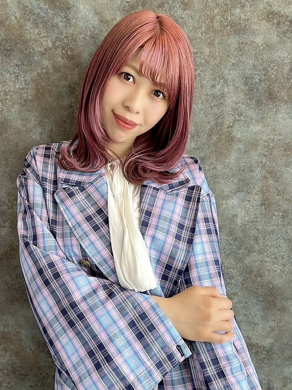 女性スタイリスト