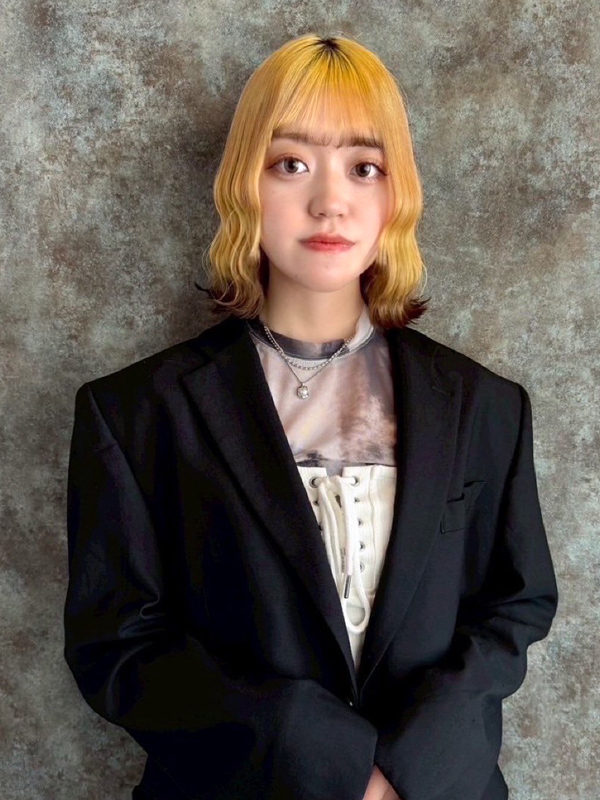 アシスタント女性