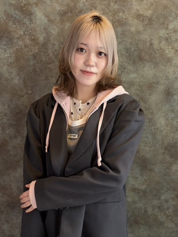 アシスタント女性