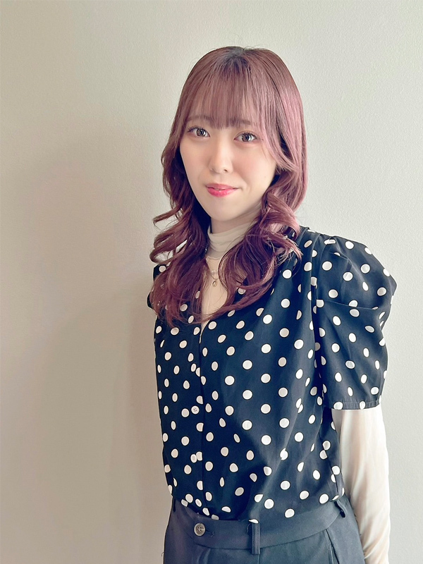 女性アシスタント