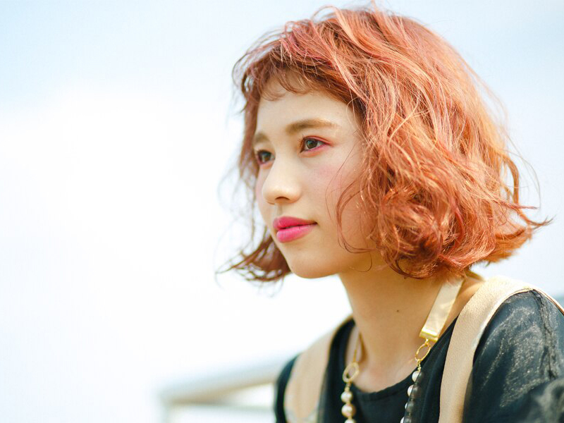 ハイカラ―ウェーブ女性